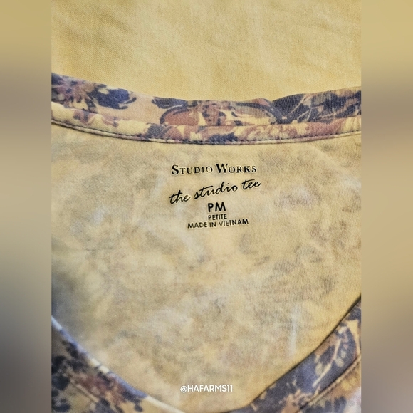 Studio Works Purple n White print top - Picture 2 of 6